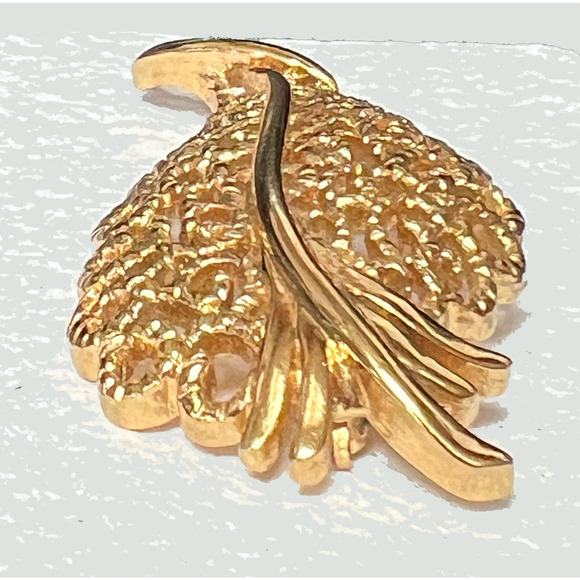 Monet Paisley Filigree Openwork Leaf and Branch Brooch Gold Tone - Picture 7 of 8